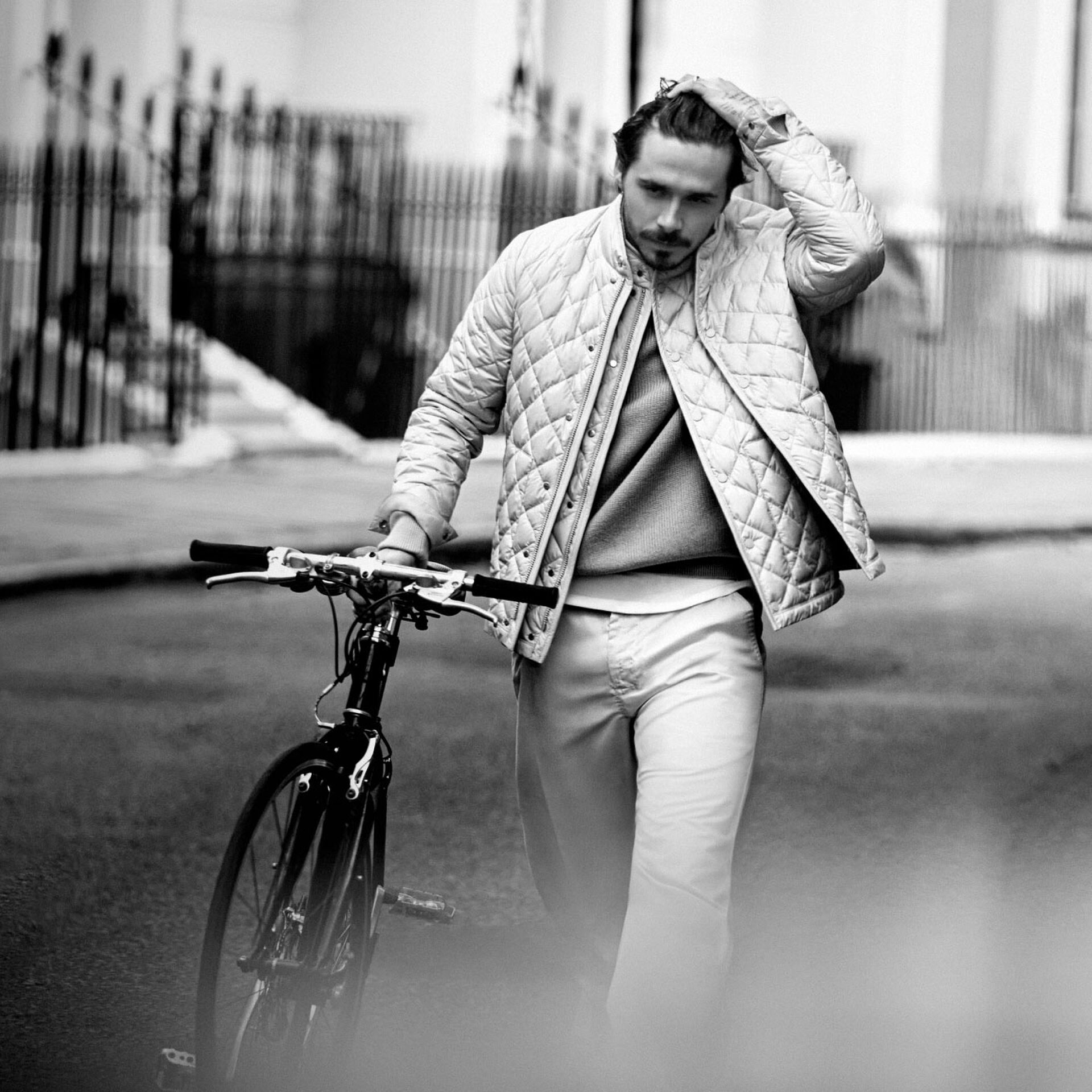Lightweight Down Jackets for Men Moncler